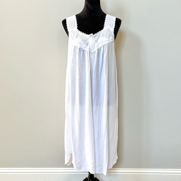 Floral Vintage Nightgown - Picture 2 of 6